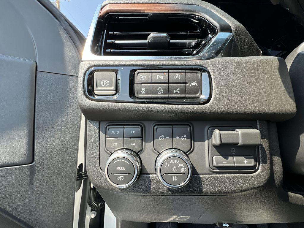 new 2025 GMC Yukon XL car, priced at $98,020