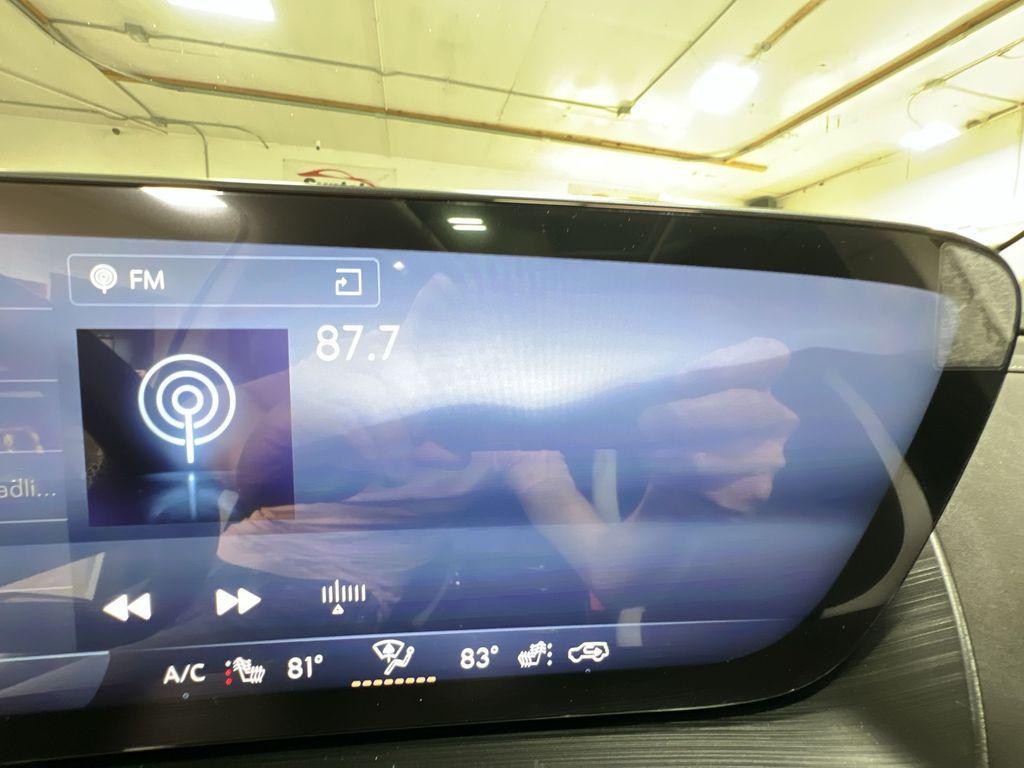 new 2025 Buick Envision car, priced at $40,919