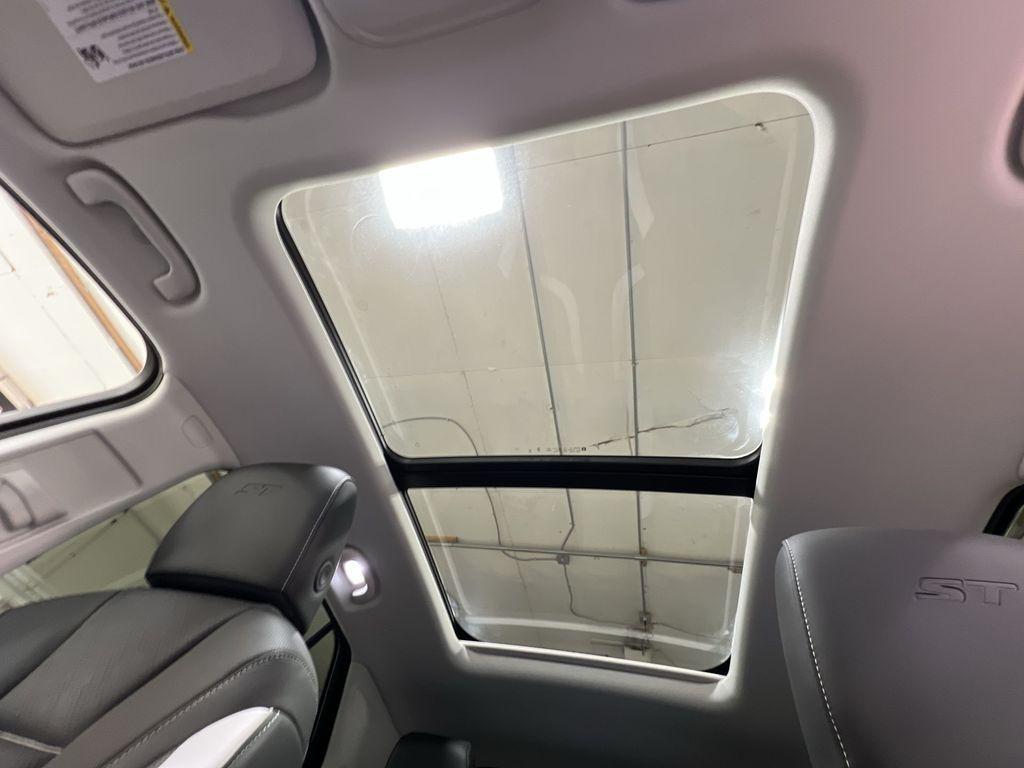 new 2025 Buick Envision car, priced at $40,919