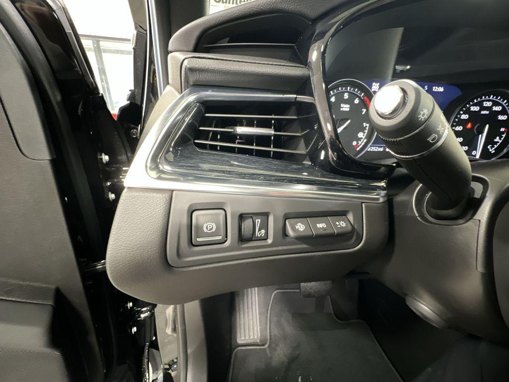 new 2025 Cadillac XT5 car, priced at $55,023