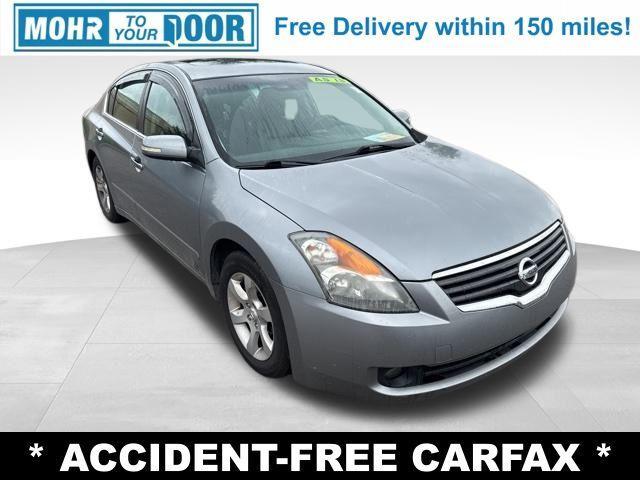 used 2009 Nissan Altima car, priced at $3,500
