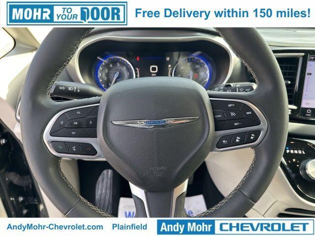 used 2023 Chrysler Pacifica car, priced at $26,000
