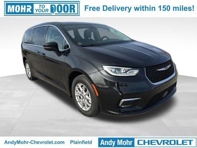used 2023 Chrysler Pacifica car, priced at $26,000