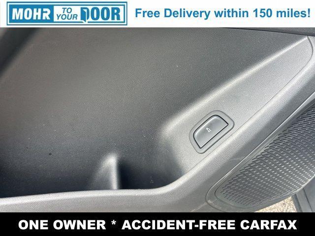 used 2025 Chevrolet Traverse car, priced at $39,000