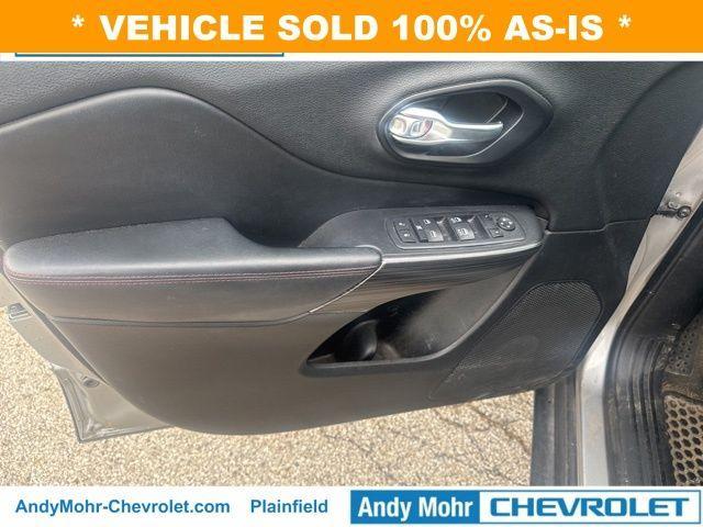 used 2015 Jeep Cherokee car, priced at $5,500