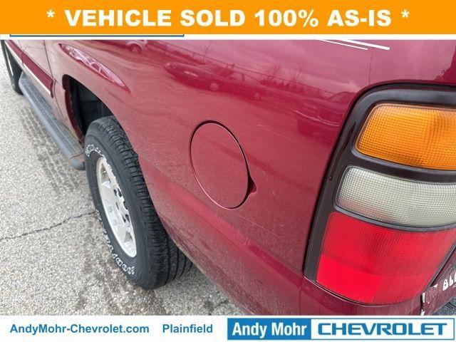 used 2005 Chevrolet Suburban car, priced at $4,500