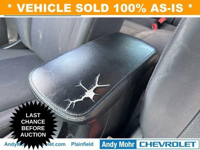 used 2014 Chrysler 200 car, priced at $3,000