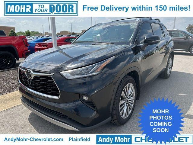used 2021 Toyota Highlander car, priced at $34,155
