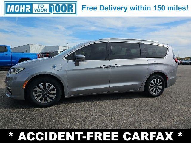 used 2021 Chrysler Pacifica Hybrid car, priced at $21,100