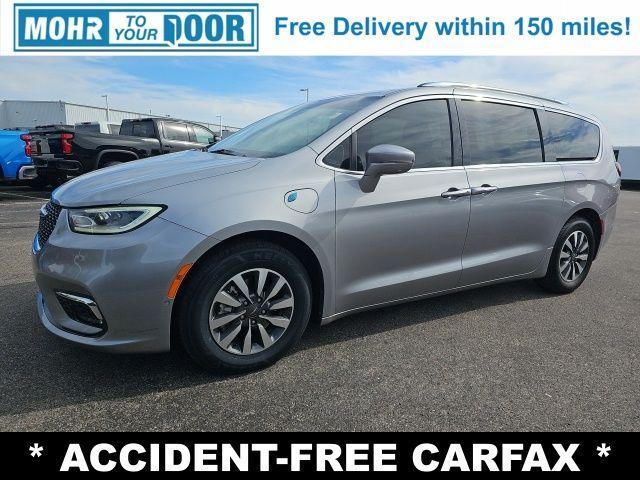 used 2021 Chrysler Pacifica Hybrid car, priced at $21,100