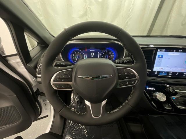 new 2025 Chrysler Pacifica car