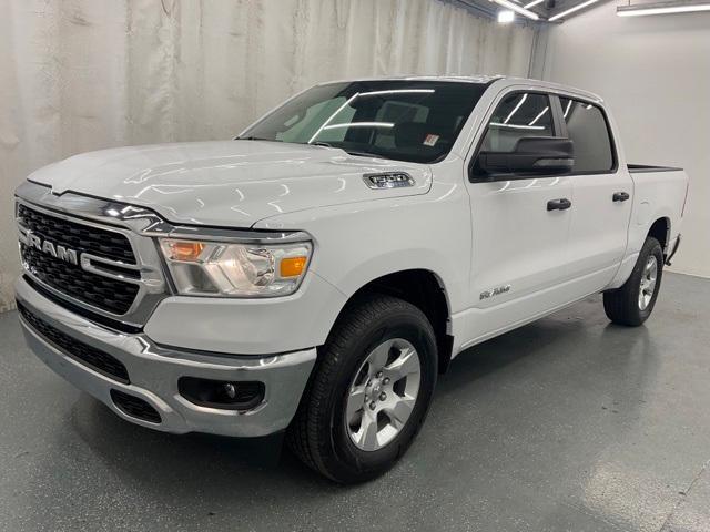 new 2024 Ram 1500 car, priced at $45,000