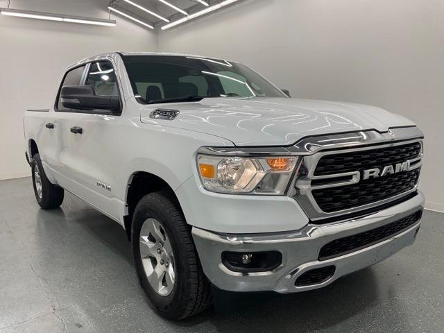 new 2024 Ram 1500 car, priced at $45,000