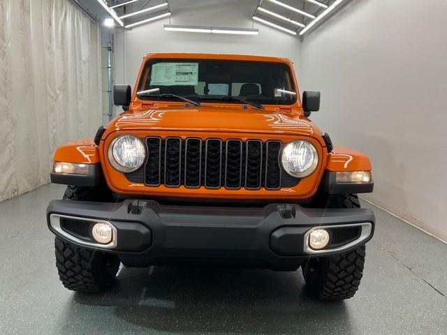 new 2025 Jeep Gladiator car, priced at $43,104