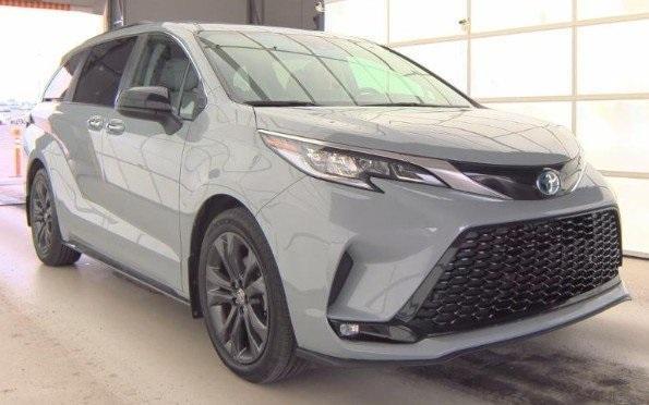 used 2023 Toyota Sienna car, priced at $46,397