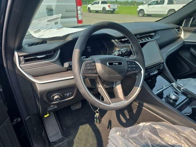 used 2025 Jeep Grand Cherokee car, priced at $37,150