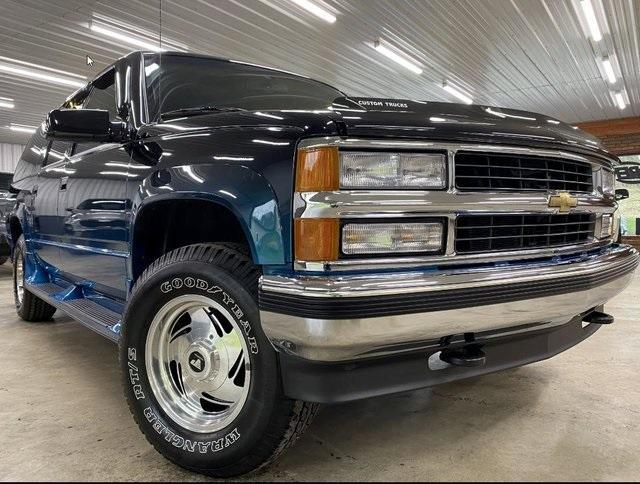 used 1996 Chevrolet Suburban car, priced at $35,050