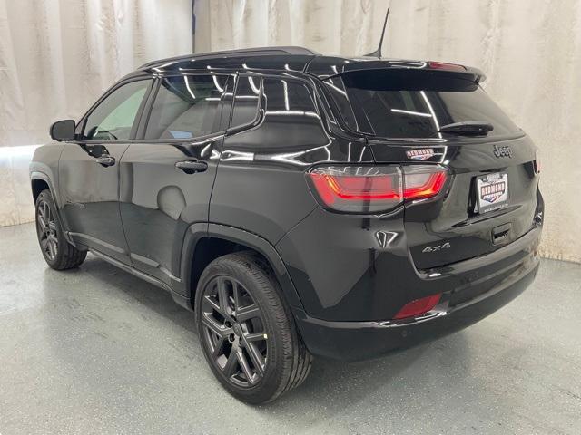 new 2024 Jeep Compass car, priced at $37,000