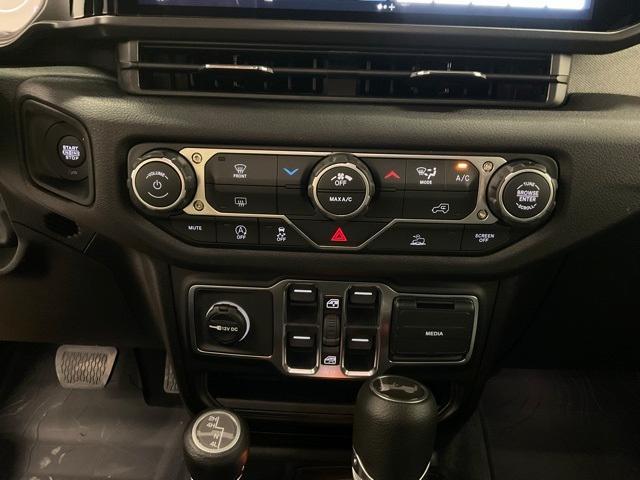 new 2026 Jeep Wrangler car, priced at $42,608