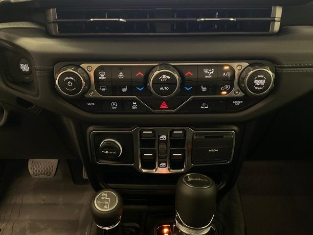 new 2025 Jeep Gladiator car, priced at $42,843