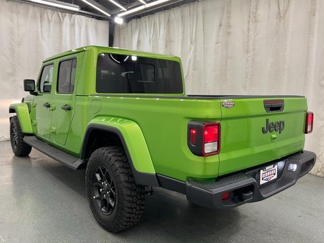 new 2025 Jeep Gladiator car, priced at $43,008
