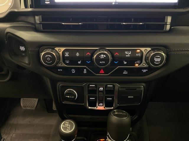 new 2025 Jeep Gladiator car, priced at $43,008