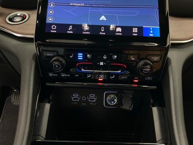 new 2025 Jeep Grand Cherokee car, priced at $58,425