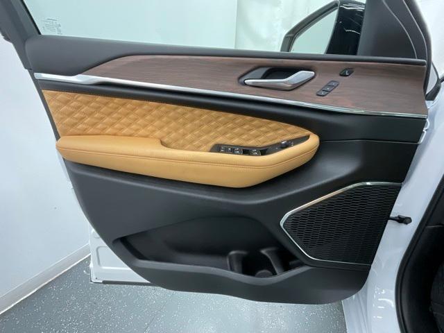 new 2025 Jeep Grand Cherokee car, priced at $58,425