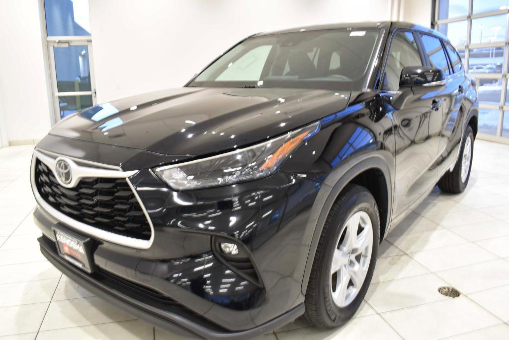 used 2024 Toyota Highlander car, priced at $36,890