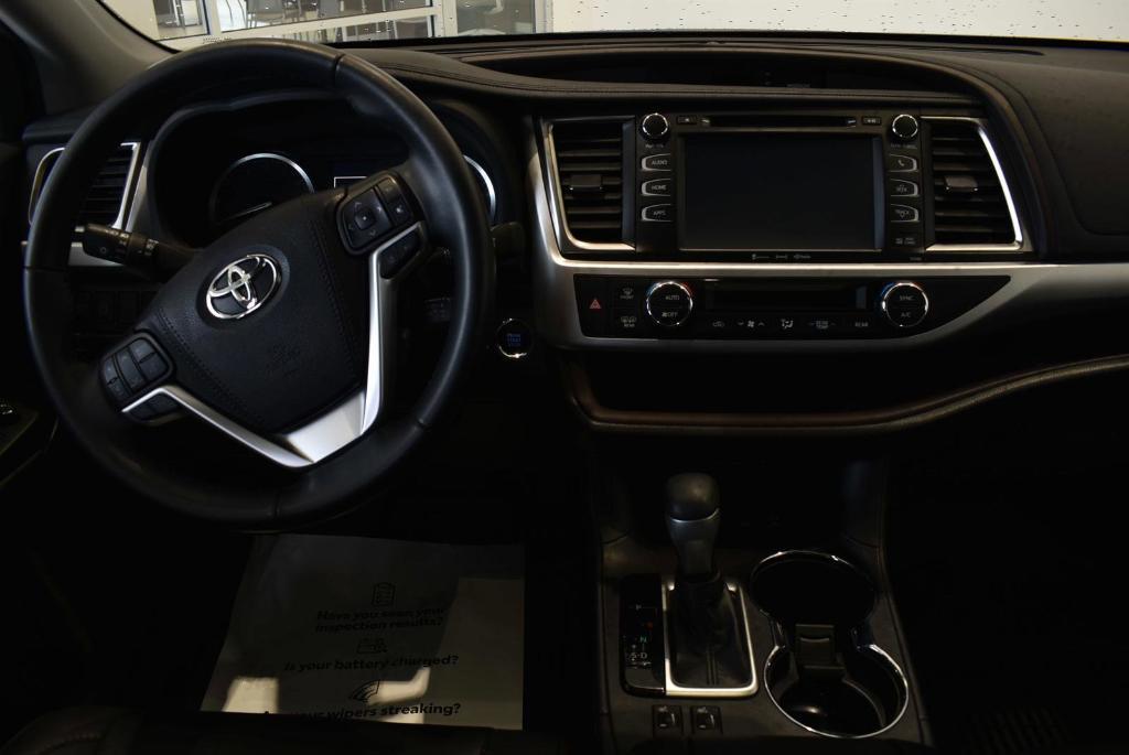 used 2019 Toyota Highlander car, priced at $28,990