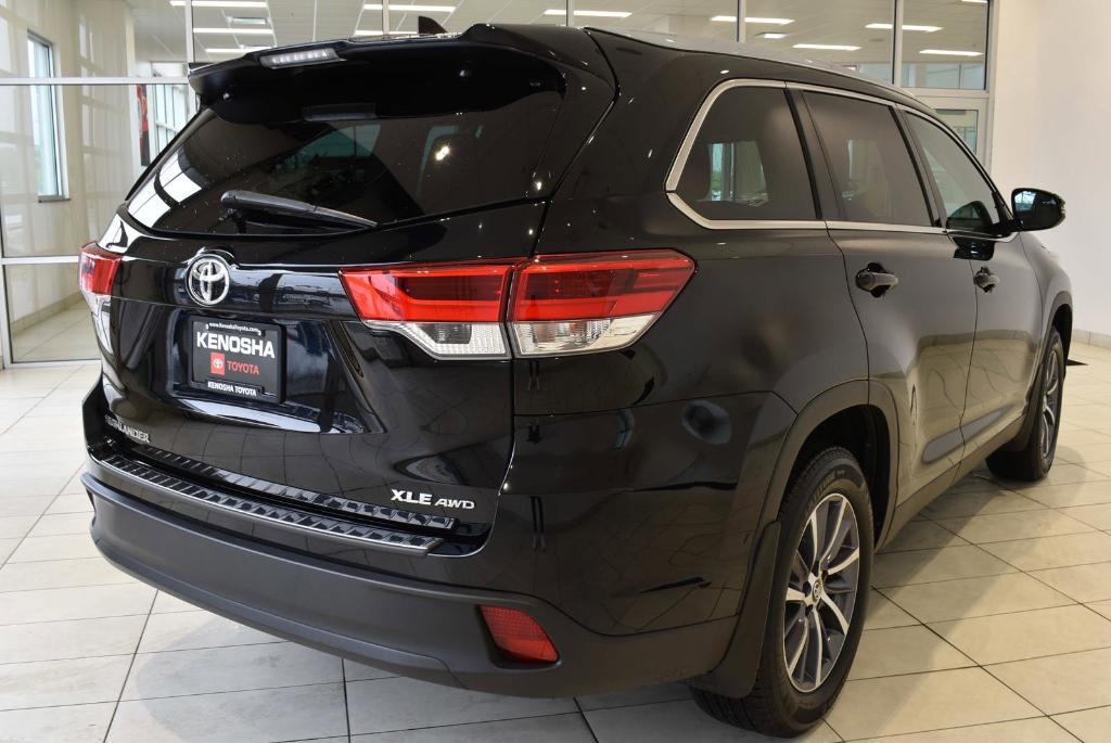 used 2019 Toyota Highlander car, priced at $28,990