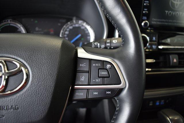 used 2022 Toyota Highlander Hybrid car, priced at $42,990