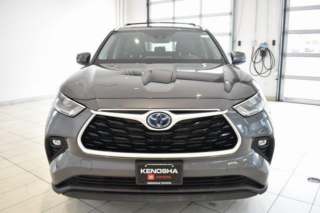used 2022 Toyota Highlander Hybrid car, priced at $42,990