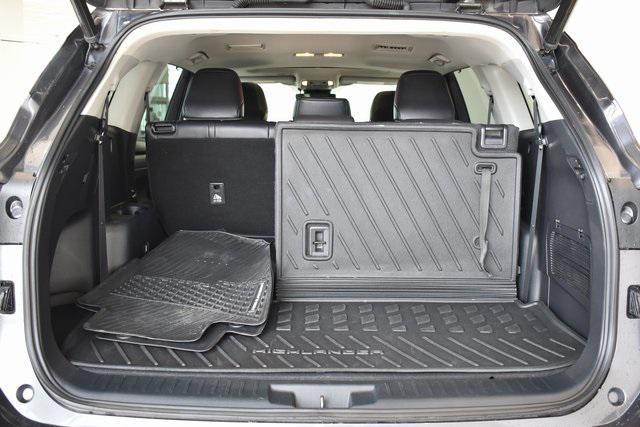 used 2022 Toyota Highlander Hybrid car, priced at $42,990