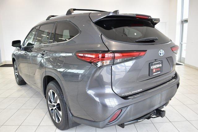 used 2022 Toyota Highlander Hybrid car, priced at $42,990