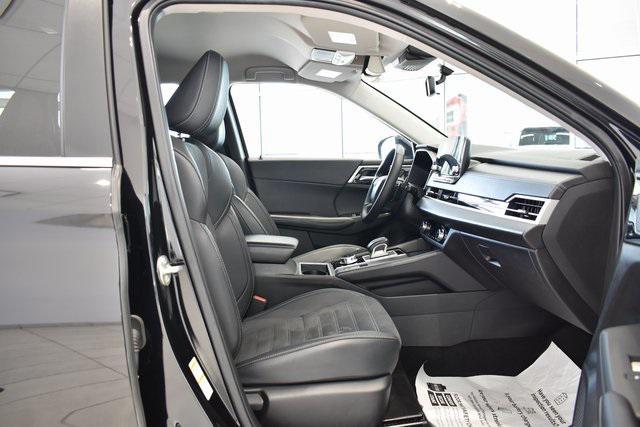 used 2024 Mitsubishi Outlander car, priced at $25,988