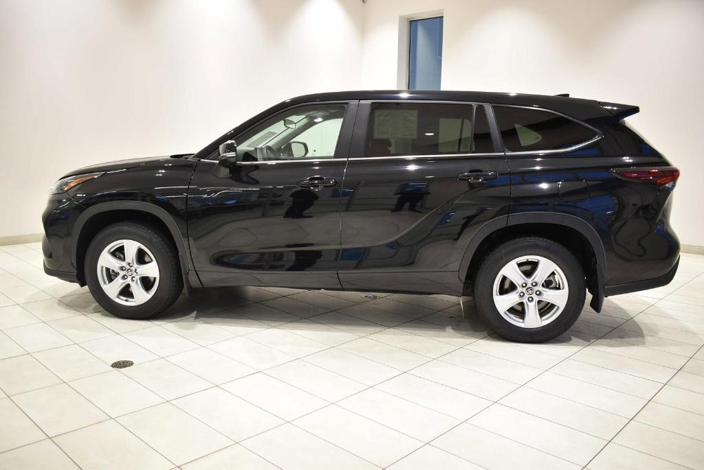 used 2024 Toyota Highlander car, priced at $39,790