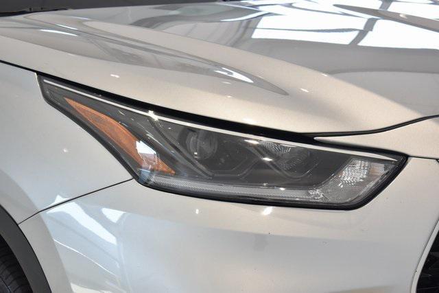 used 2021 Toyota Highlander car, priced at $29,990