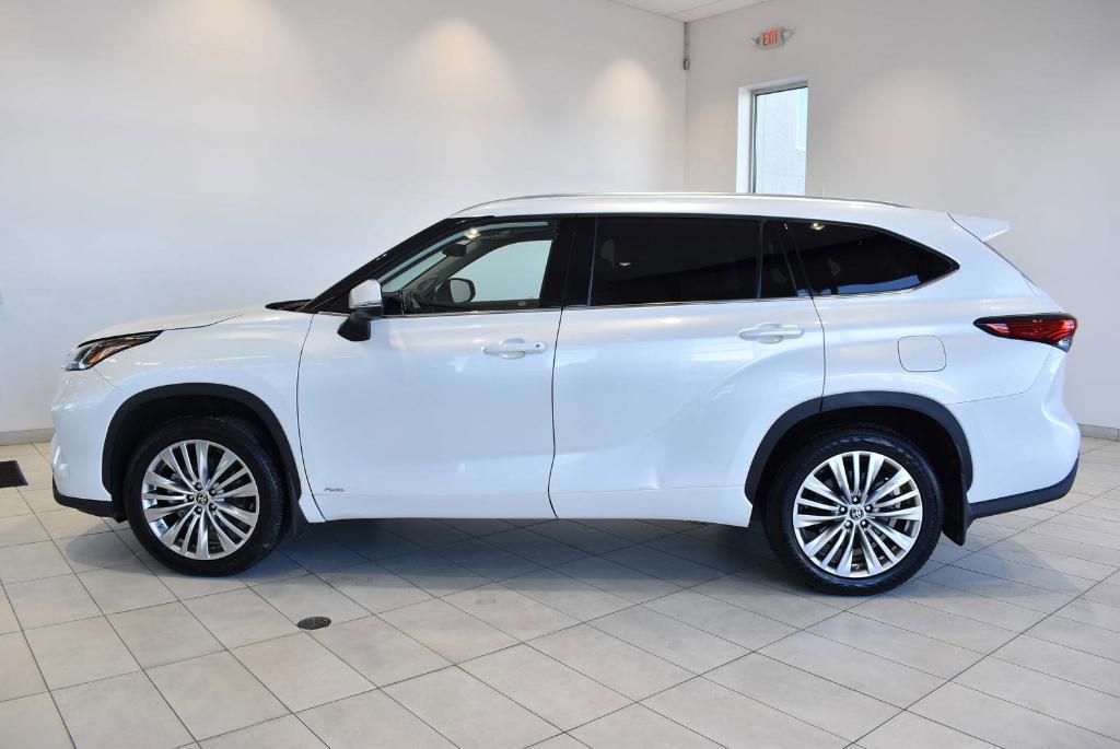 used 2023 Toyota Highlander Hybrid car, priced at $51,990