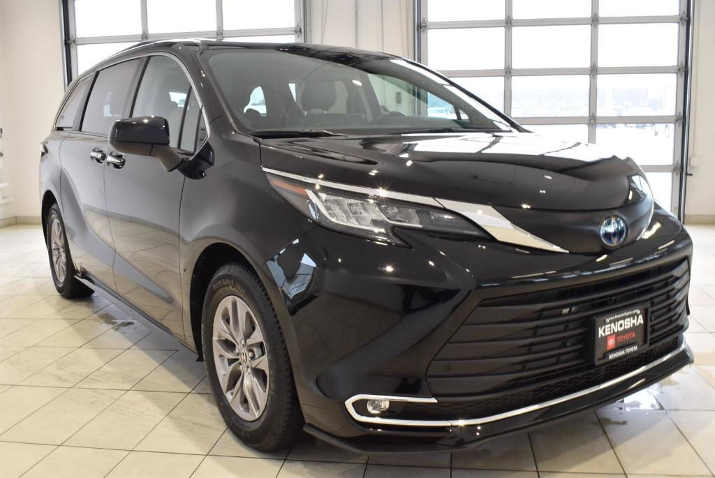 used 2022 Toyota Sienna car, priced at $39,990