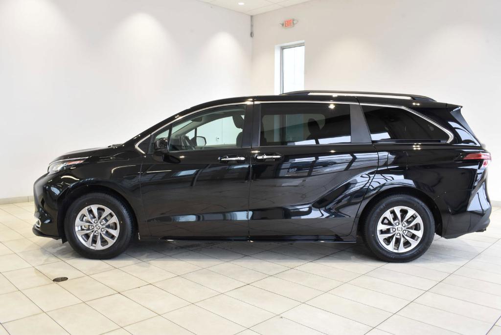 used 2022 Toyota Sienna car, priced at $39,990