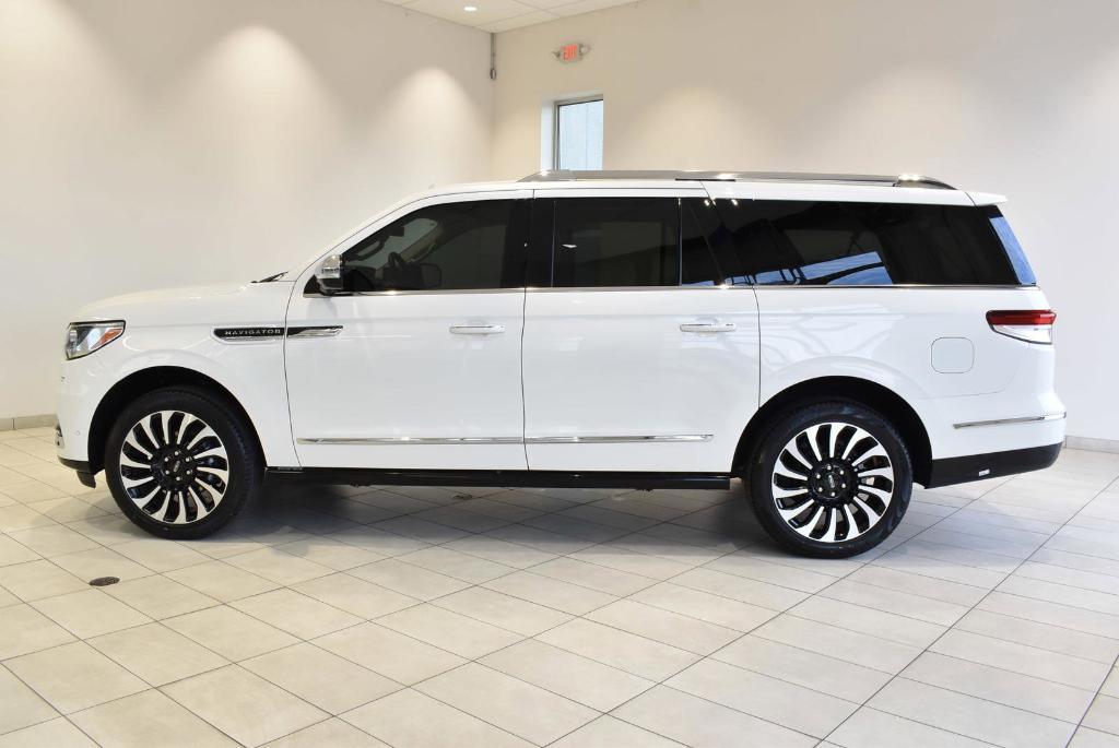 used 2024 Lincoln Navigator L car, priced at $79,990