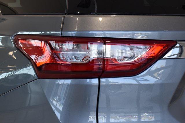 used 2020 Chevrolet Traverse car, priced at $17,990