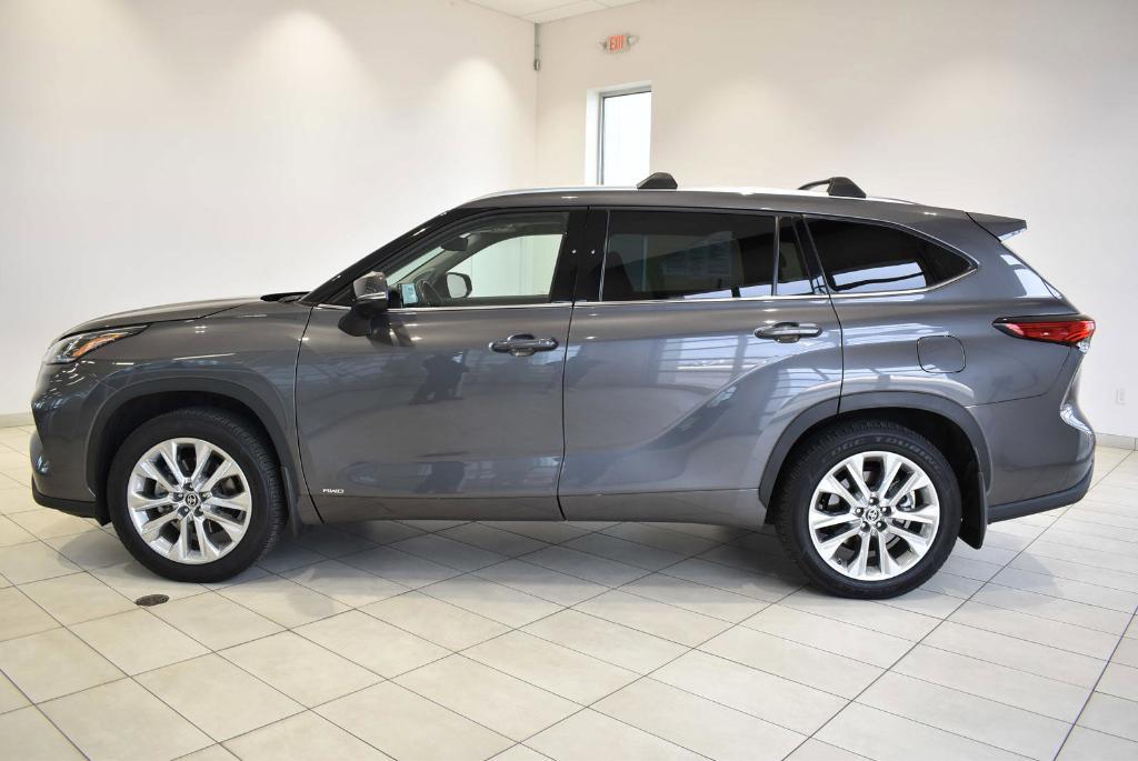 used 2023 Toyota Highlander Hybrid car, priced at $41,998