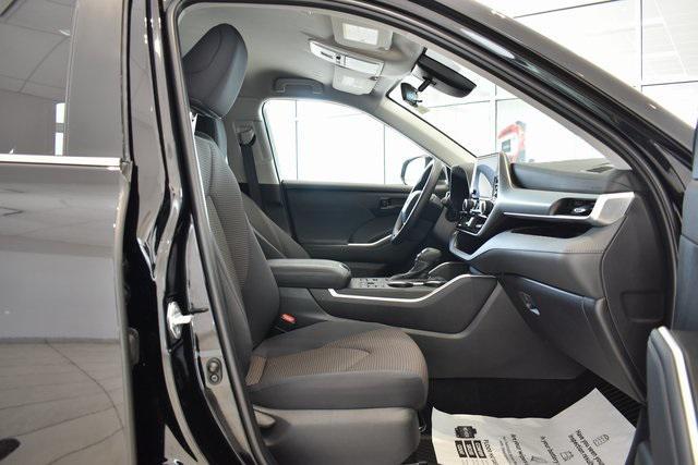 used 2024 Toyota Highlander car, priced at $40,490