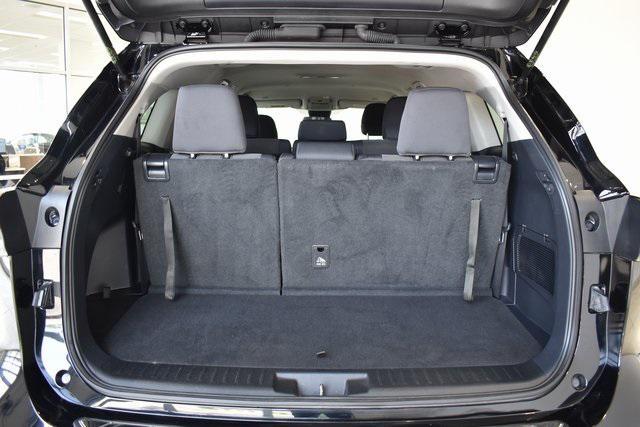 used 2024 Toyota Highlander car, priced at $40,490