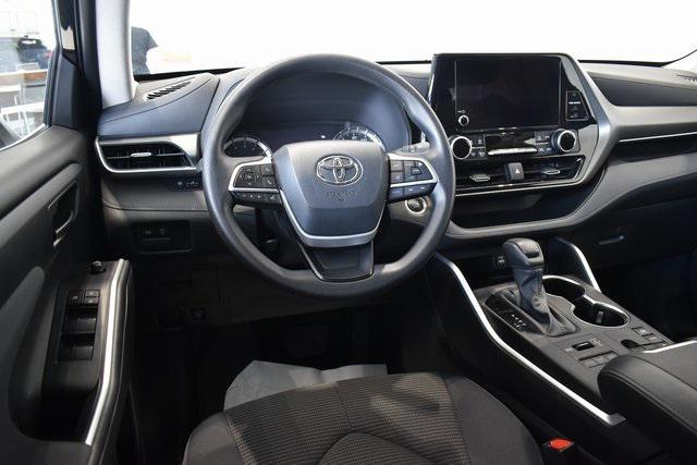 used 2024 Toyota Highlander car, priced at $40,490