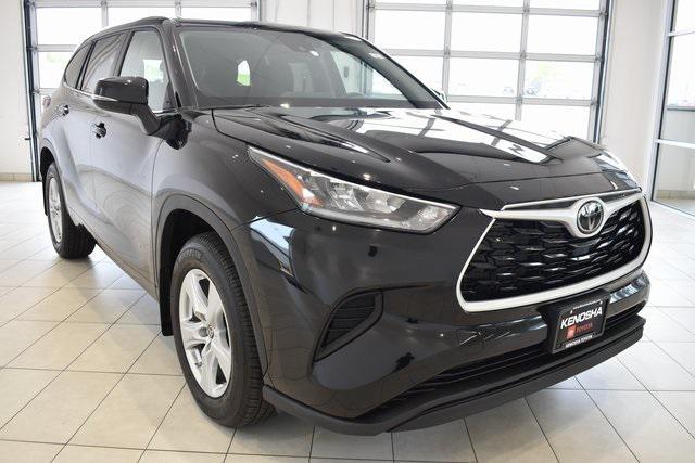used 2024 Toyota Highlander car, priced at $40,490