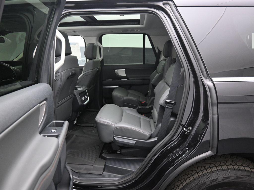 new 2025 Ford Expedition car, priced at $72,865