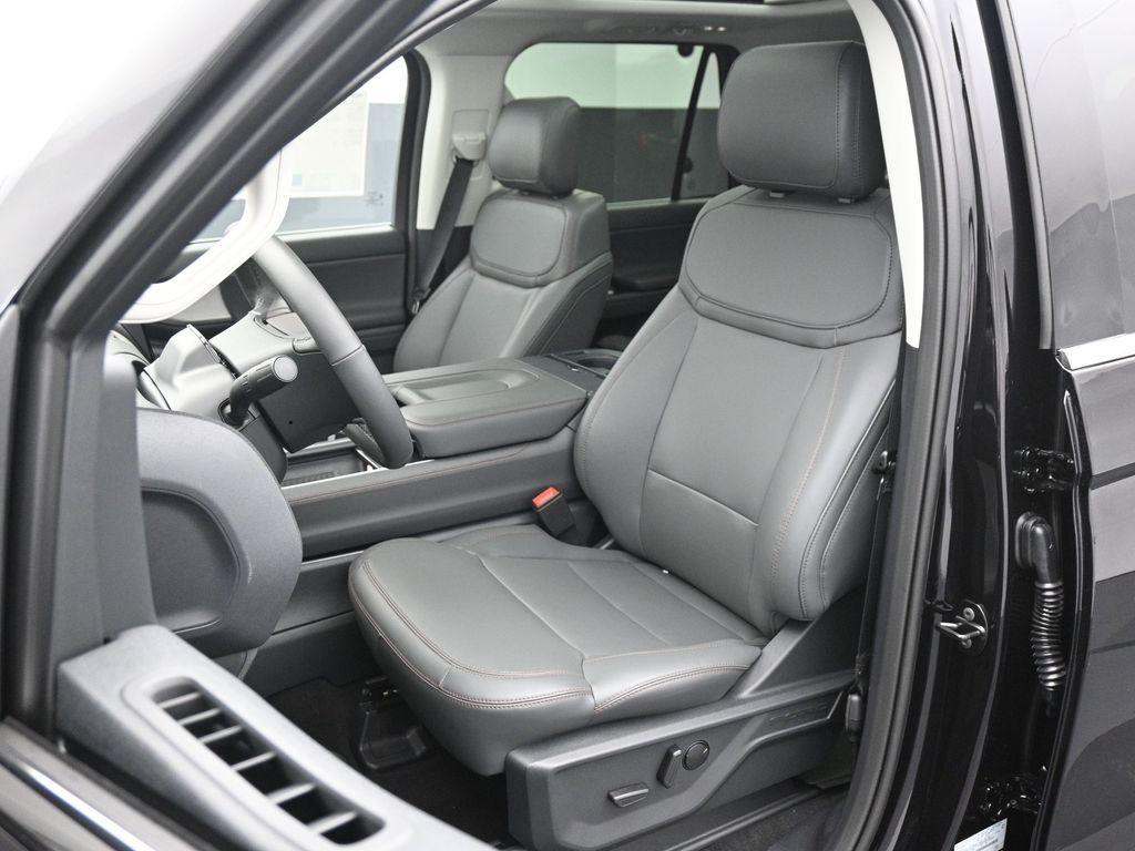 new 2025 Ford Expedition car, priced at $72,865